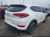 Hyundai Tucson Base 2.0L KM8J23A42JU689837 снимка