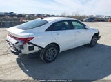 Hyundai Elantra Preferred KMHLM4DG6SU906001 снимка