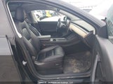 Tesla Model Y 7SAYGDEF4NF398280 fotografie