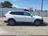 Volkswagen Tiguan Se/Sel/Sel R-Line Jet-Black/Sel R-Line 3VV2B7AX1KM021951 photo