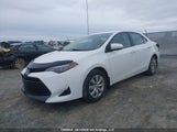 Toyota Corolla Le 2T1BURHE6JC063385 photo