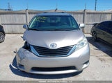 Toyota Sienna Le V6 5TDKK3DC6CS236727 снимка