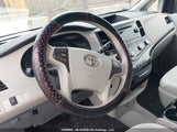 Toyota Sienna Le V6 5TDKK3DC6CS236727 снимка