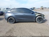 Tesla Model Y Long Range 7SAYGDEE7NF432381 fotografie