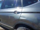 Volkswagen Tiguan Se/Sel 3VV2B7AX4JM147915 photo
