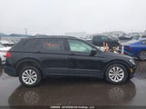 Volkswagen Tiguan Trendline 3VV0B7AX4JM078389 photo
