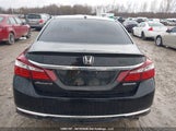 Honda Accord Touring 1HGCR2F02GA807471 снимка