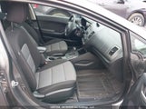 Kia Forte KNAFX4A65E5236747 fotografie