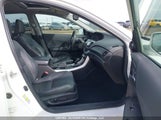 Honda Accord Touring V6 1HGCR3F95FA800646 fotografie