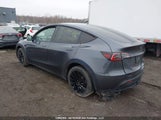 Tesla Model Y Long Range 7SAYGDEE1PF627007 fotografie