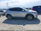 Hyundai Tucson Se 2.0L KM8J33A4XJU795983 fotografie