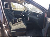 Toyota Rav4 JTMRJREV4JD233208 снимка