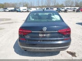 Volkswagen Passat 1VWBT7A3XHC020104 снимка