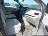 Toyota Sienna Le 5TDJK3DC8BS008660 снимка