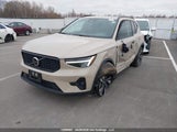 Volvo Xc40 Plus, B5 Awd Mild Hybrid, Petrol, Dark YV4L12UC4T2683711 fotografie