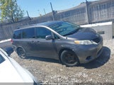 Toyota Sienna Le 5TDKK3DC5CS237741 снимка