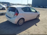 Toyota Prius C JTDKDTB33G1122877 снимка