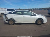 Toyota Prius Technology JTDKARFU2J3055022 снимка