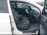 Hyundai Tucson Se KM8J33A47HU598263 снимка