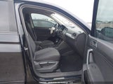 Volkswagen Tiguan S 3VV0B7AX2KM040256 снимка