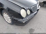 Mercedes-Benz E 320 4Matic WDBJF82J2YX032988 снимка