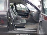 Mercedes-Benz E 320 4Matic WDBJF82J2YX032988 снимка