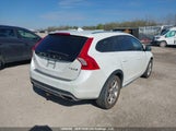 Volvo V60 Cross Country T5 YV4612HL3F1000799 fotografie