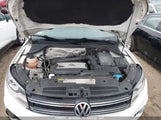 Volkswagen Tiguan WVGLV7AX5HW504647 снимка