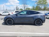 Tesla Model Y Long Range 7SAYGDEEXNF401416 fotografie