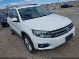 Volkswagen Tiguan Comfort/High/R-Line/Sp Ed WVGJV7AX1GW575463 fotografie