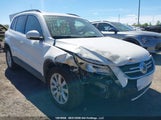Volkswagen Tiguan WVGBV7AX4AW510716 photo