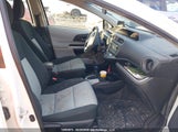 Toyota Prius C JTDKDTB31E1064023 снимка