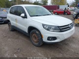 Volkswagen Tiguan Comfortline/Highline/Special Edition/Trendline WVGJV7AX0FW595833 photo