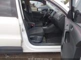 Volkswagen Tiguan Comfortline/Highline/Special Edition/Trendline WVGJV7AX0FW595833 photo