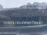 Volkswagen Jetta Highline 3VWE57BUXMM076647 снимка