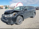 Toyota Highlander Se/Xle 5TDJZRFHXJS527022 photo