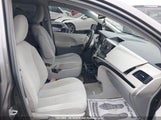 Toyota Sienna Le 8 Passenger 5TDKK3DCXES481257 снимка