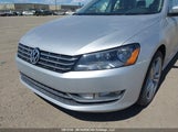 Volkswagen Passat 2.5L Highline 1VWCH7A31DC119930 снимка