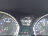Hyundai Elantra Se/Sport/Limited KMHDH4AE5GU556105 photo