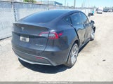 Tesla Model Y 7SAYGDEE8RF071300 снимка