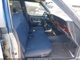 Chevrolet Caprice 1G1BL51H8JR150784 снимка