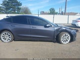 Tesla Model 3 Rwd 5YJ3E1EA9PF464356 fotografie