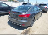 Ford Focus Se 1FADP3FE4FL362024 photo