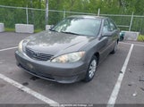 Toyota Camry Le/Xle/Se 4T1BE32K05U524495 photo