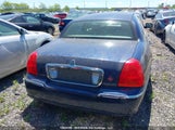 Lincoln Town Car Signature Limited 2LNHM82VX9X601389 fotografie