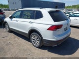 Volkswagen Tiguan Trendline 3VV0B7AX6KM076256 photo