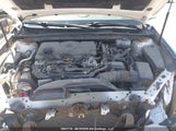 Toyota Camry Hybrid Le 4T1B31HK1JU002583 photo