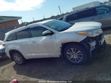 Toyota Highlander Xle 5TDJKRFH3FS177728 fotografie