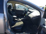 Ford Focus Se 1FAHP3F23CL471416 photo