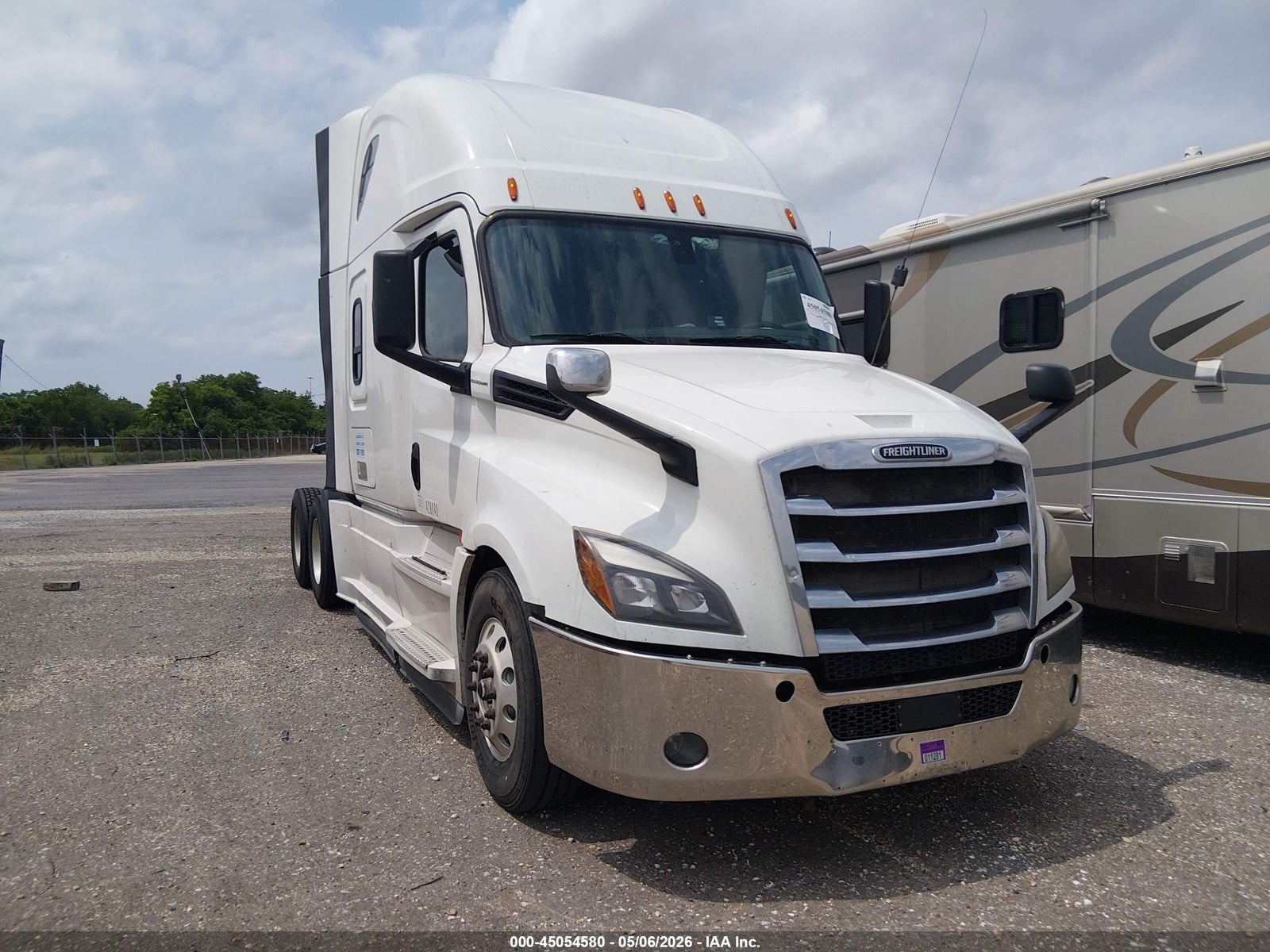 2019 FREIGHTLINER NEW CASCADIA 126